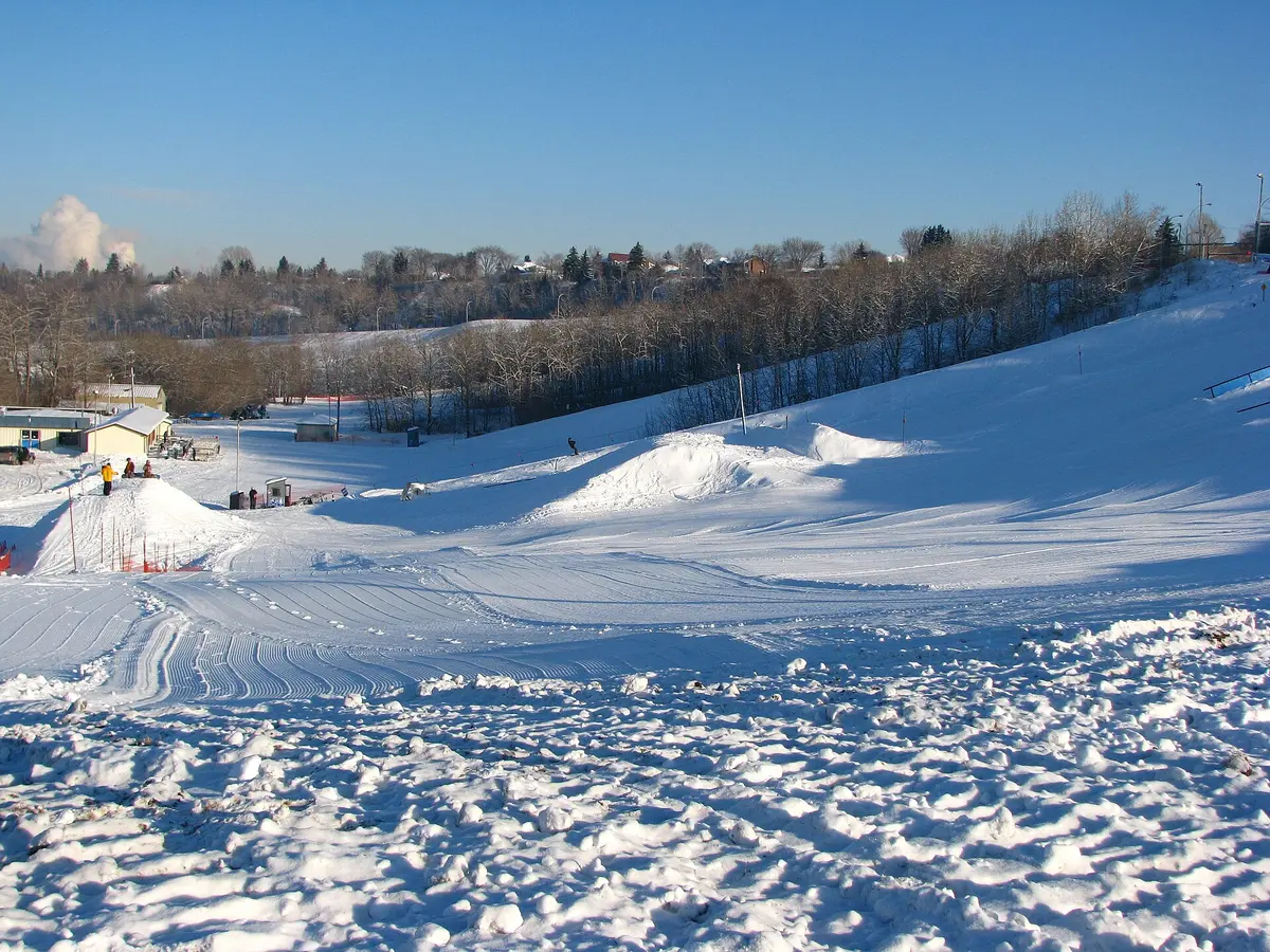 Edmonton Ski Club – Aufnahme in der Umgebung von Edmonton Ski Club