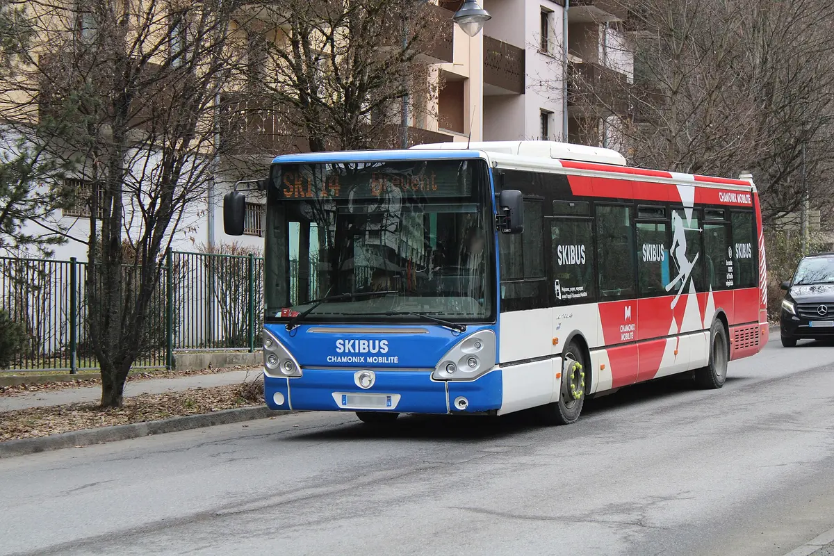 Chamonix-Mont-Blanc - 74400 - 2024.02.16 - Chamonix Mobilité - Transdev Chamonix - Irisbus Citelis 12 n°310 © Anthony Levrot – Aufnahme in der Umgebung von Les Planards (Chamonix)