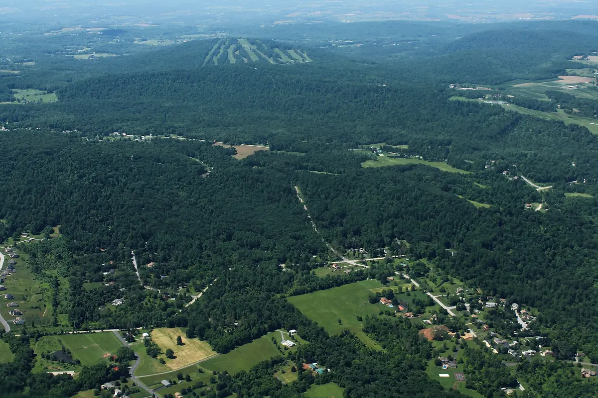 Roundtop Mountain Aerial – Aufnahme in der Umgebung von Roundtop Mountain Resort
