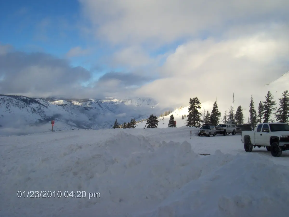 CA Highway 4 at Bear Valley Jan. 23, 2010 – Aufnahme in der Umgebung von Alpine Valley