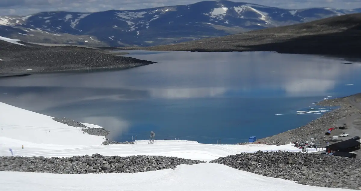 Galdhøpiggen sommerskisenter ved Juvvatnet – Aufnahme in der Umgebung von Galdhøpiggen Sommerskisenter