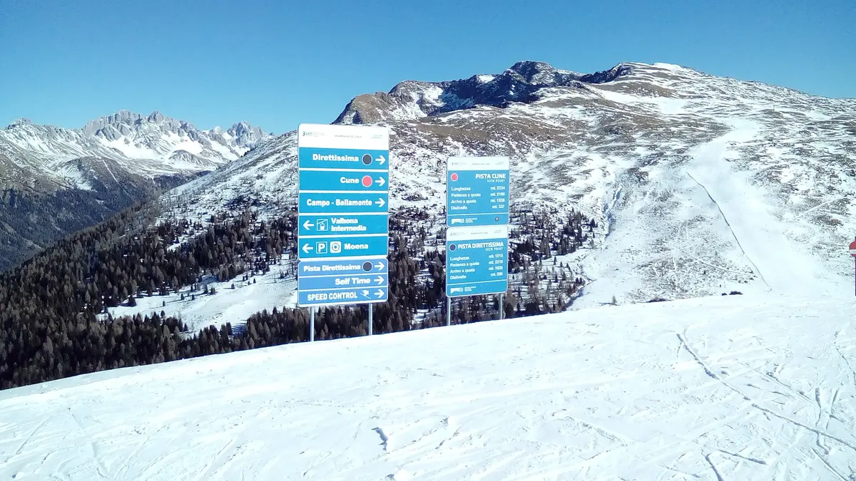 Alpinåkning i Lusia – Aufnahme in der Umgebung von Ski Area Alpe Lusia