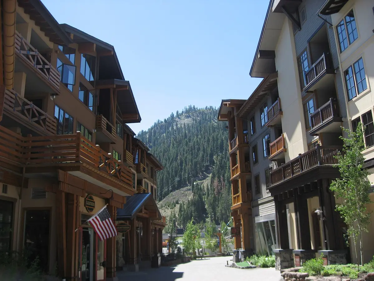 TheVillageatSquawValley-exterior – Aufnahme in der Umgebung von Alpine Valley Resort