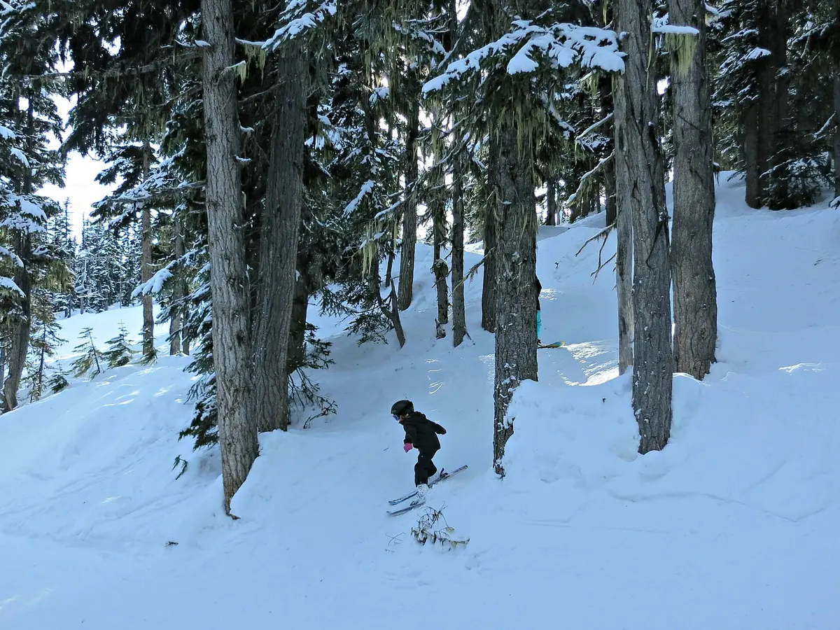 Helen skis the Enchanted Forest – Aufnahme in der Umgebung von Enchanted Forest