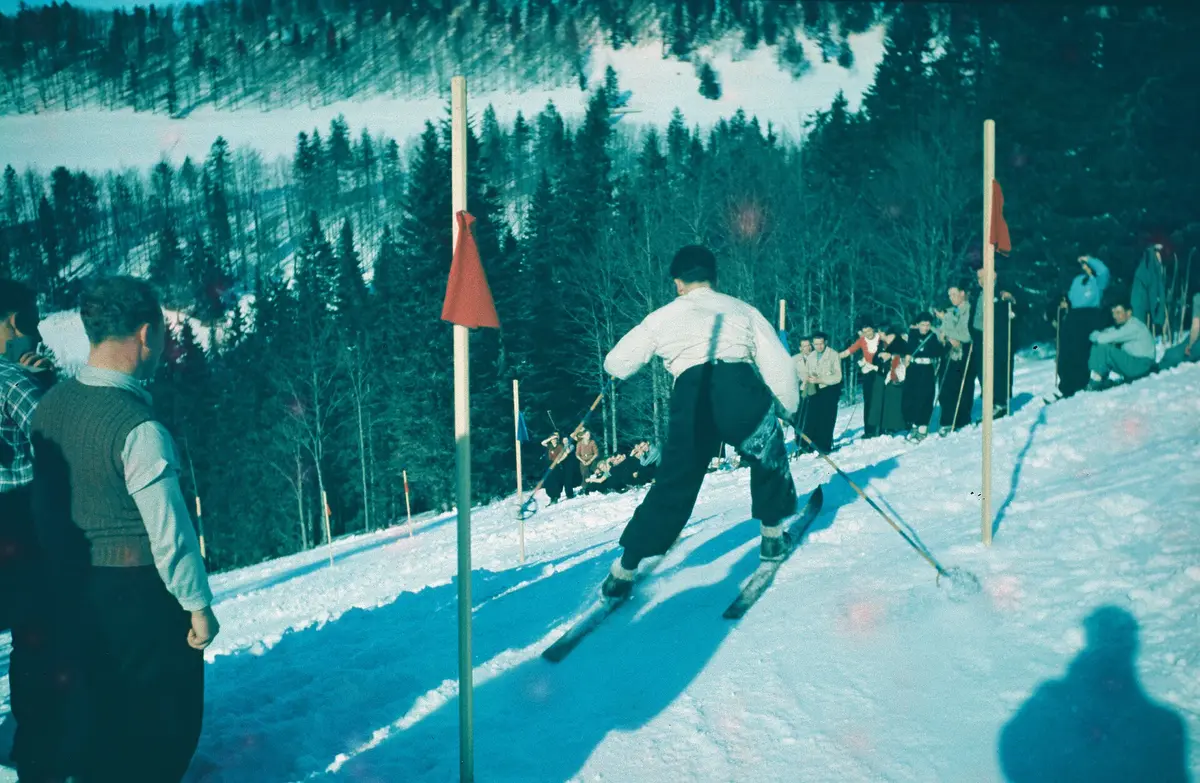 Zentralbibliothek Solothurn Ernst Klöti 1346 Slalom Grenchenberg – Aufnahme in der Umgebung von Grenchenberg