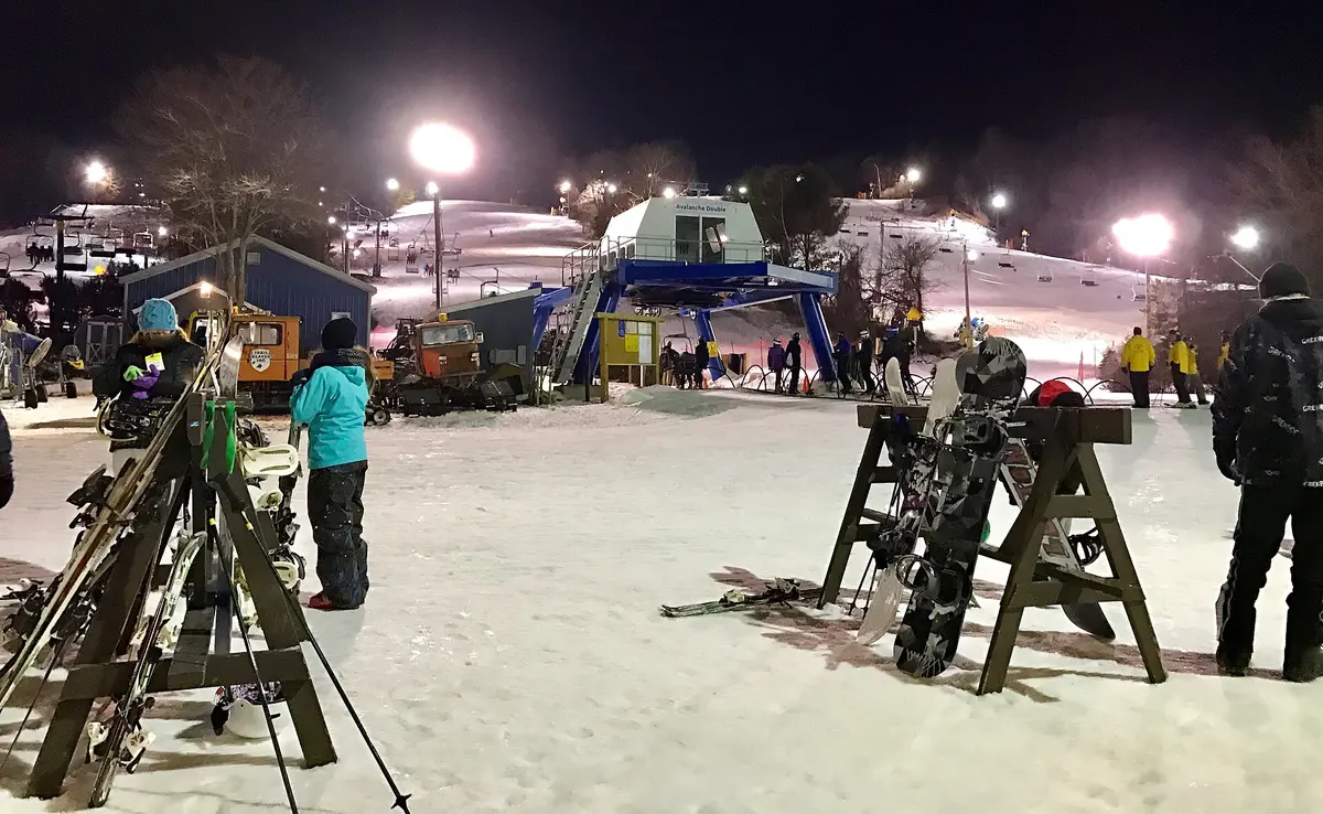 Mount Southington Ski Area at night – Aufnahme in der Umgebung von Mount Southington Ski Area