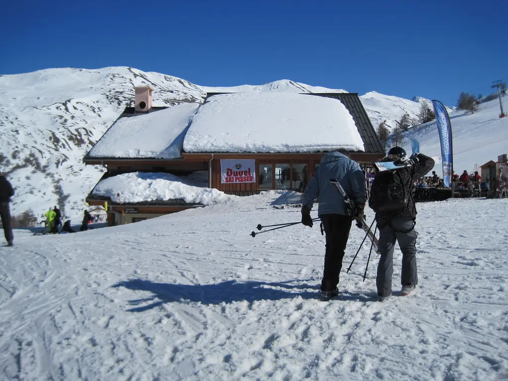 Duvel - 2 piste 2 schuss – Aufnahme in der Umgebung von Schuss Mountain
